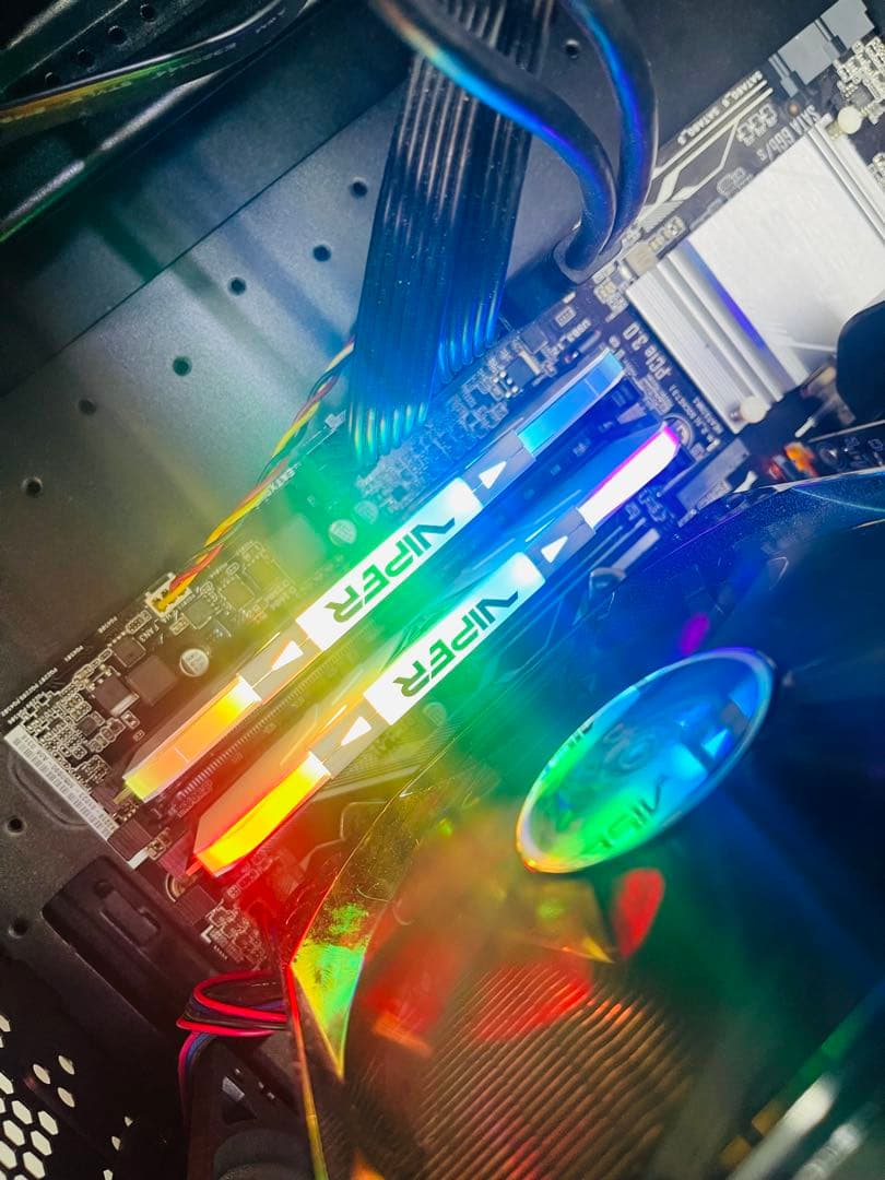 RGBイルミネーション搭載DDR4 3200MHz PC4-25600 16GB