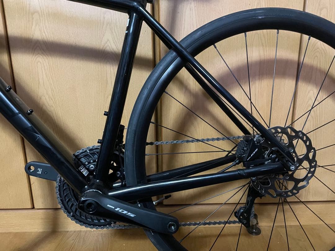 新型エモンダ　TREK EMONDA ALR 5