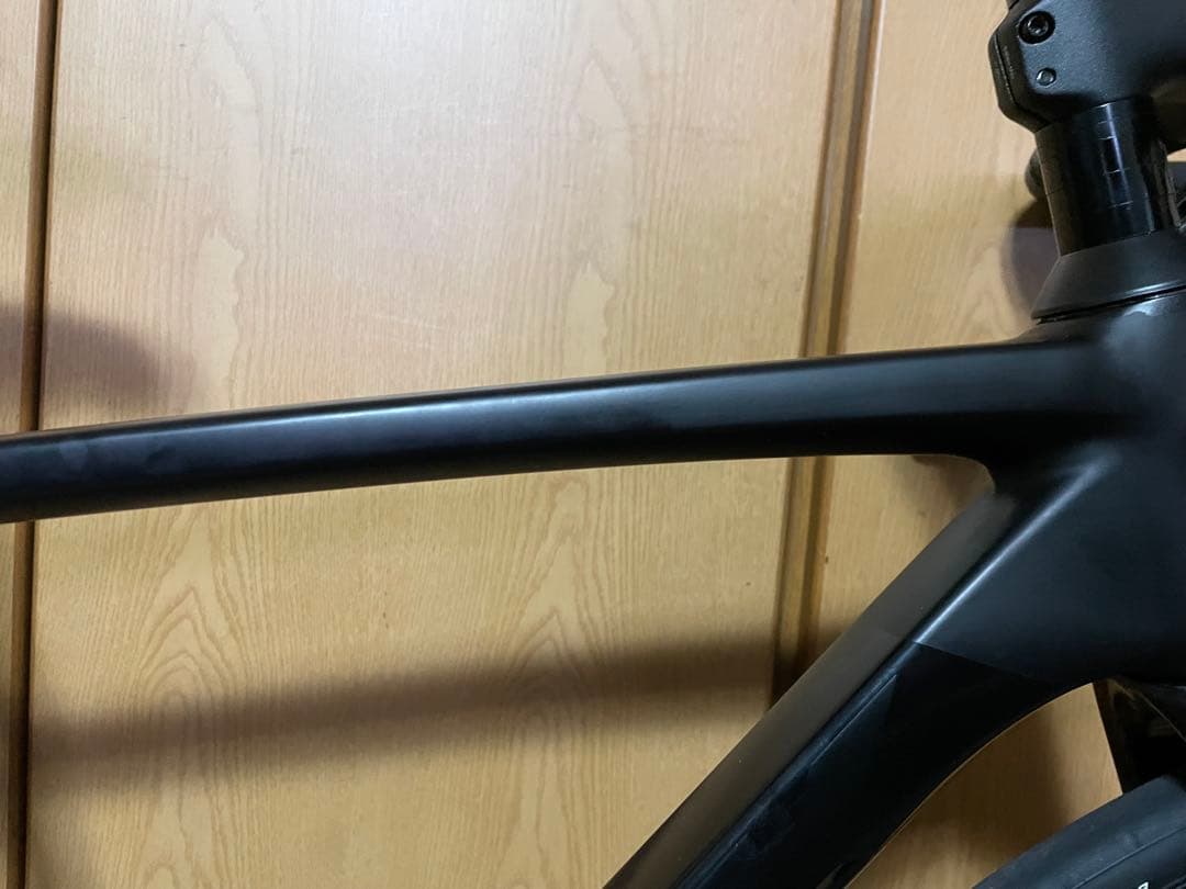 新型エモンダ　TREK EMONDA ALR 5