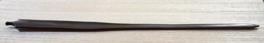 鍔 鐔 笄 素銅地 魚々子 刀装具 武具 骨董【素銅地 魚々子 馬具文笄】