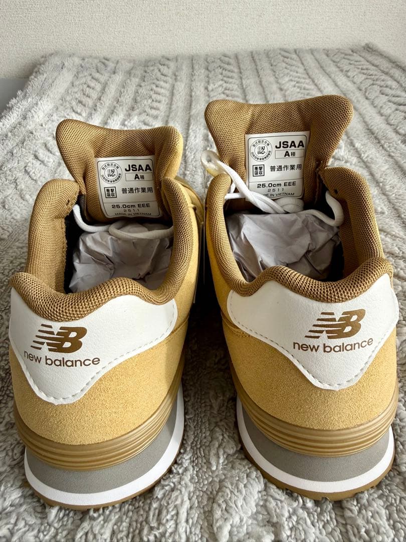 New Balance ゴールド安全靴 25cm ゴールドの安全靴、25cm、タグ付き