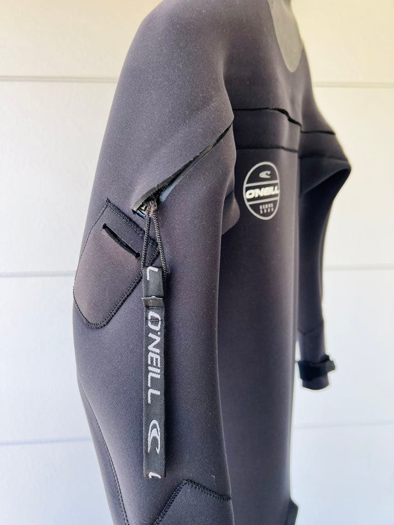 O’NEILL (オニール) : ウェットスーツ『ドライスーツ 』ブラック