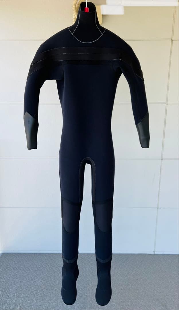 O’NEILL (オニール) : ウェットスーツ『ドライスーツ 』ブラック