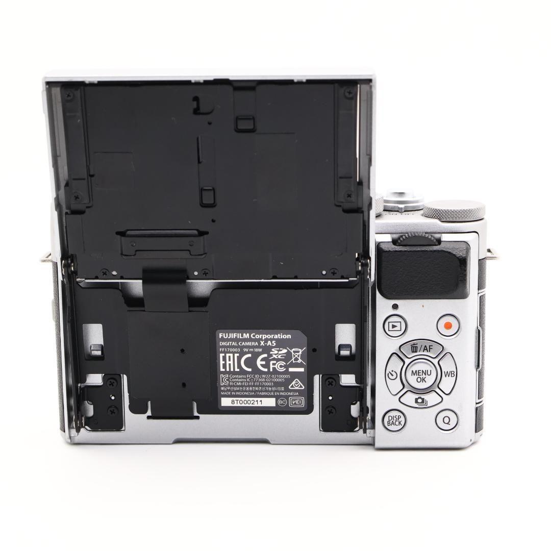 ■完動品 FUJIFILM X-A5 ミラーレス一眼カメラ
