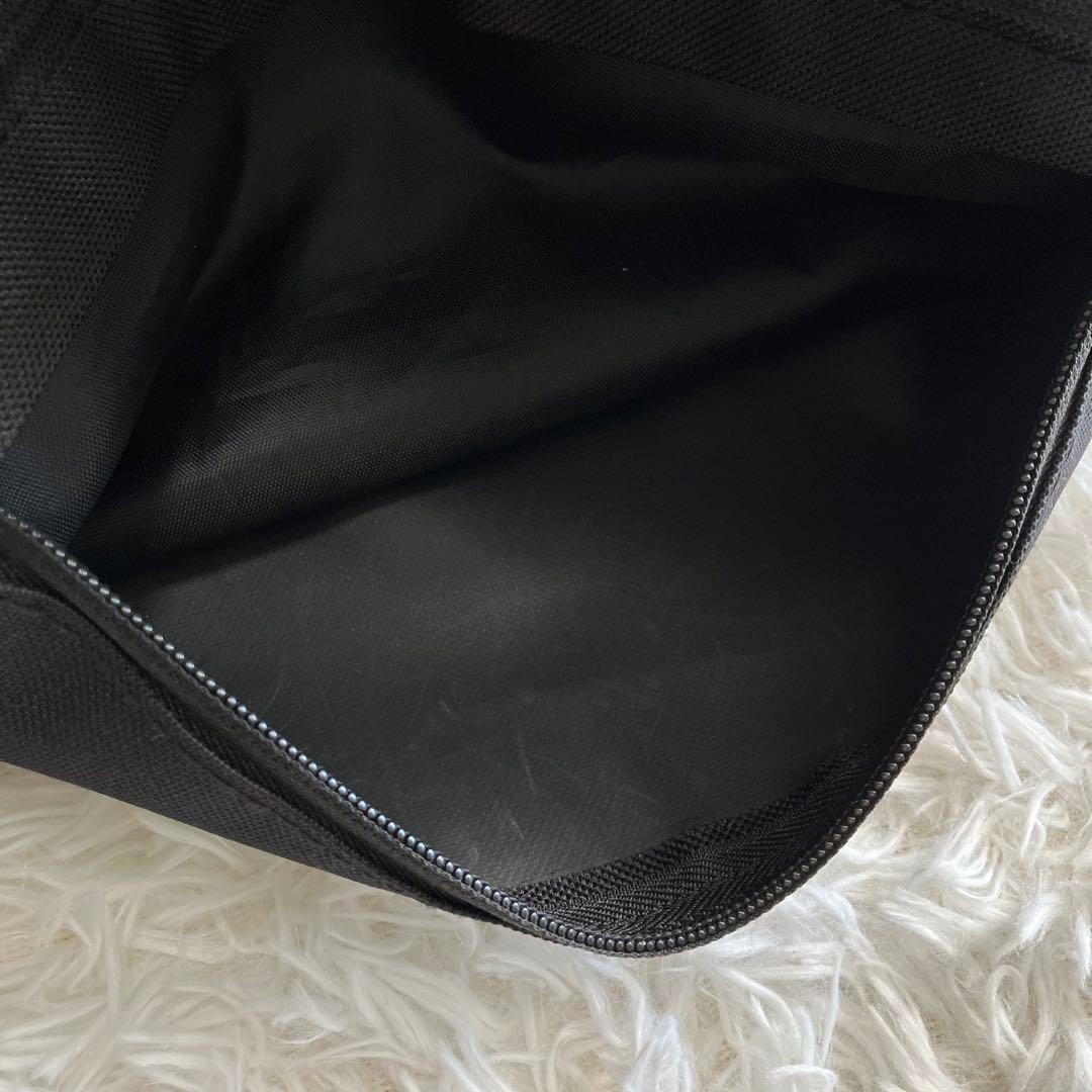 AHCAHCUM あちゃちゅむ　お目目BODY BAG ブラック