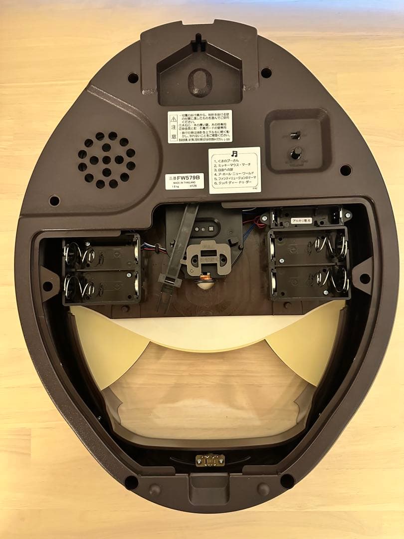 ミッキーとミニー シルエットの飾り振り子が魅力 メロディ付き掛時計