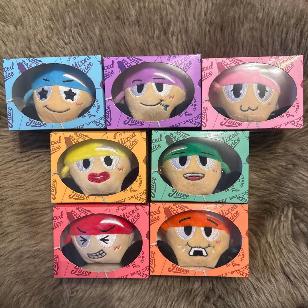 WEST. ぶらさげるやつ