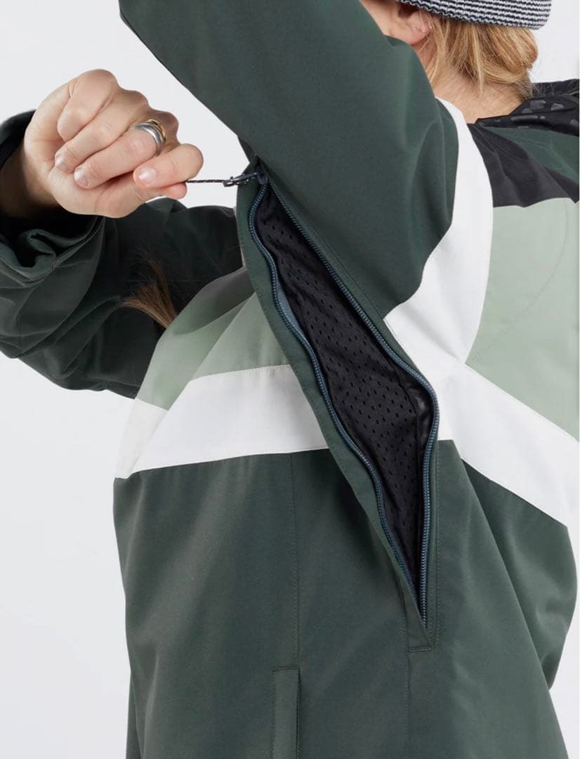 【新品】VOLCOM◾️女性用スノーウエアジャケット◾️Lサイズ