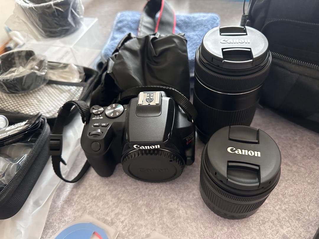 Canon Kiss X10 デジタル一眼レフカメラ レンズ2本付き キヤノン EOS