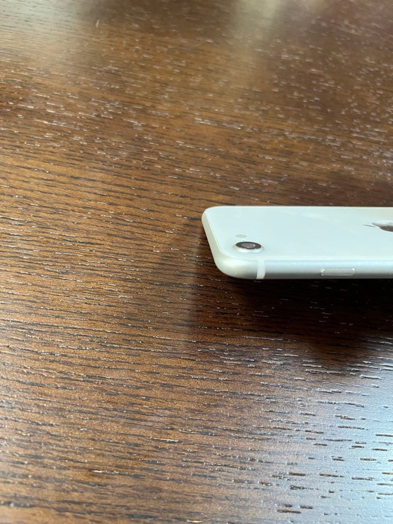 iPhone SE2 64GB ホワイト　本体　カバー付き　SIMフリー