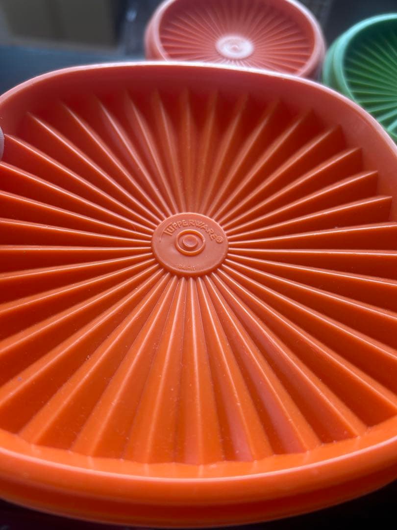 最終値下げ！美品　レア　Tupperware 円形食品保存容器 セット