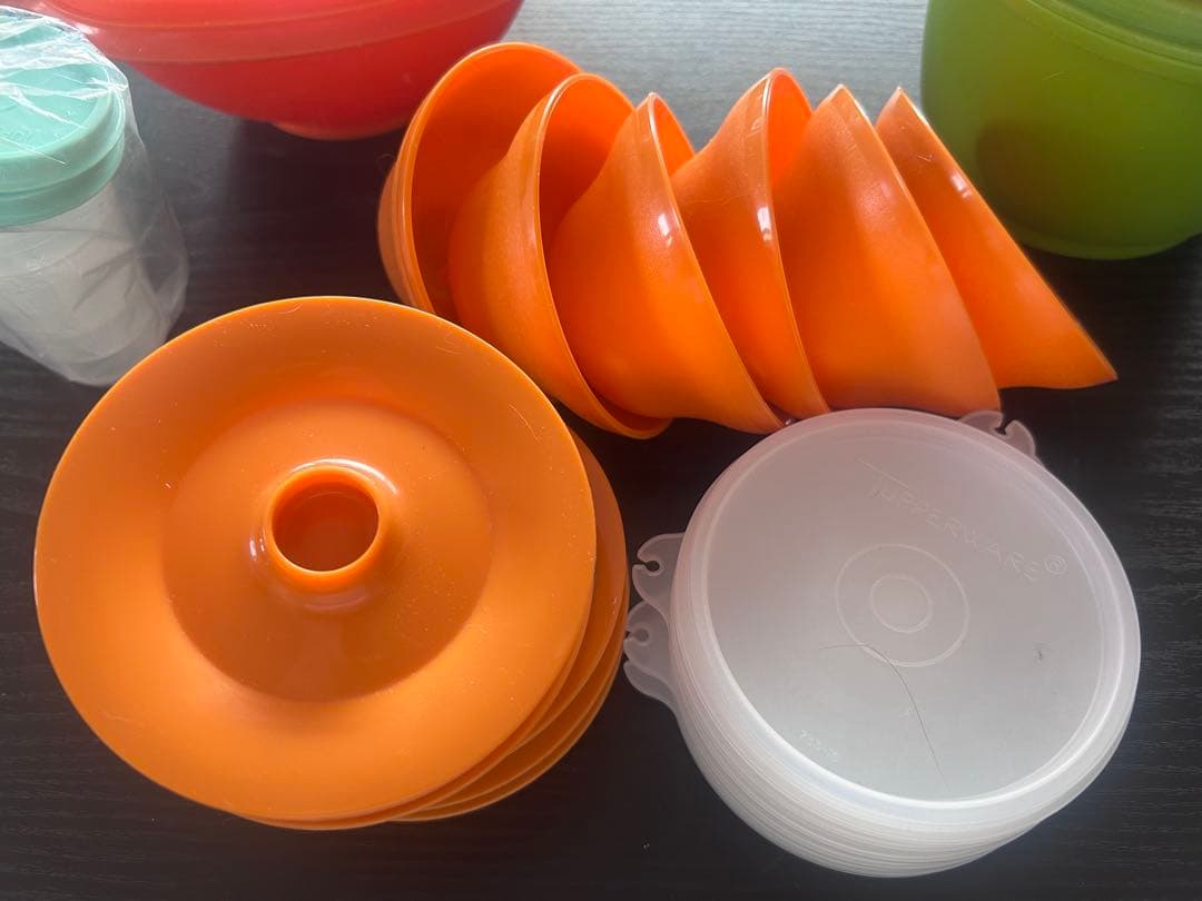 最終値下げ！美品　レア　Tupperware 円形食品保存容器 セット