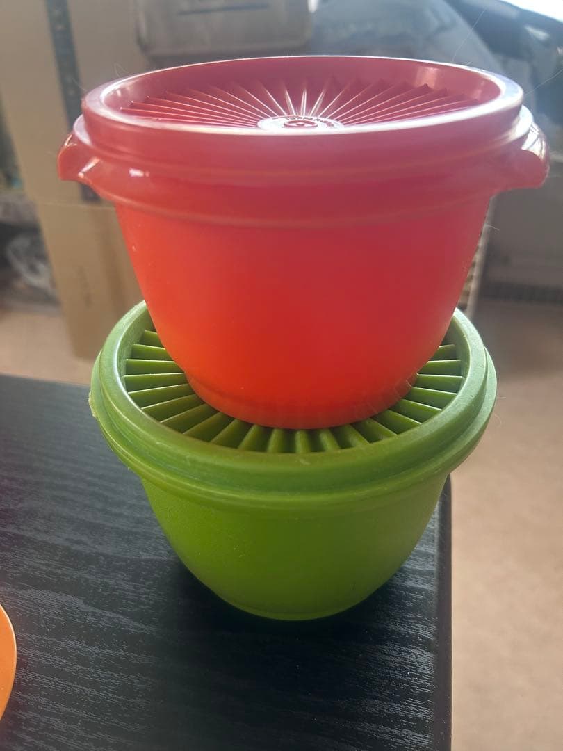 最終値下げ！美品　レア　Tupperware 円形食品保存容器 セット