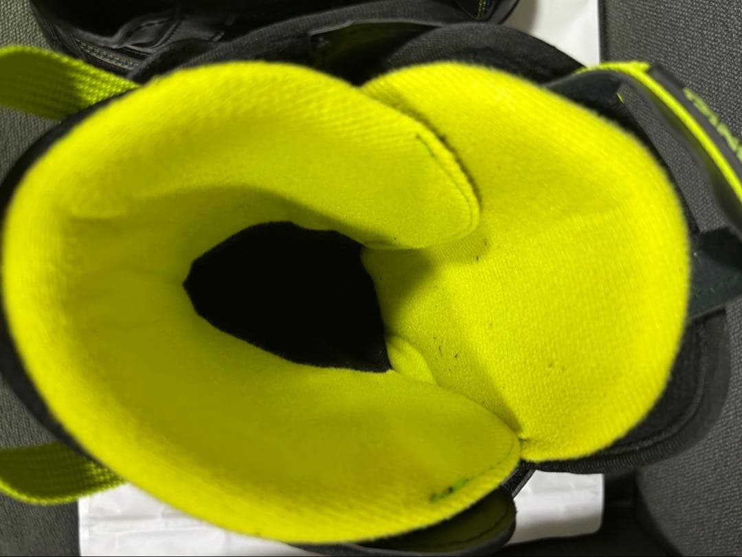 IGNIO スノーボードブーツ 黒と黄色 26cm