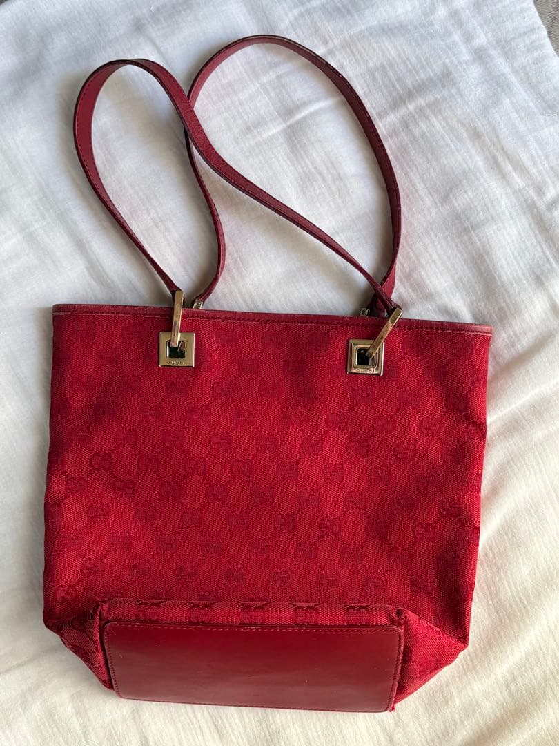 【週末お値下げ】赤GUCCI トートバック　GG柄　キャンバス　バケツ型