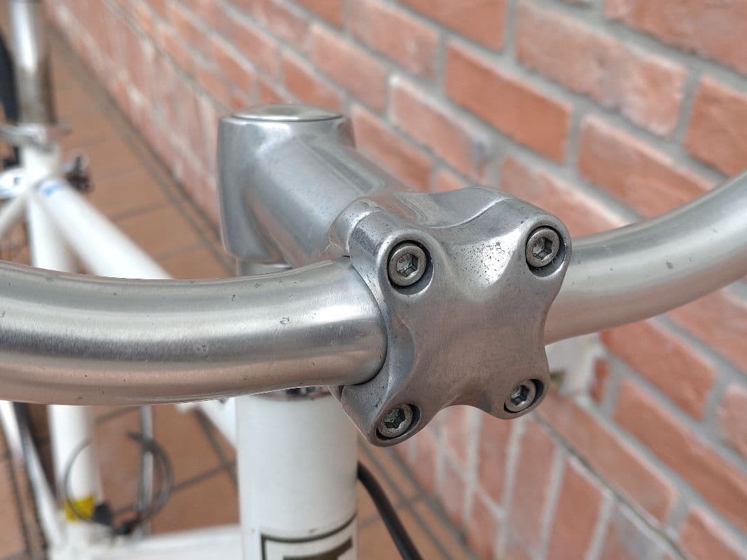 21テクノロジーのクロスバイク 700c