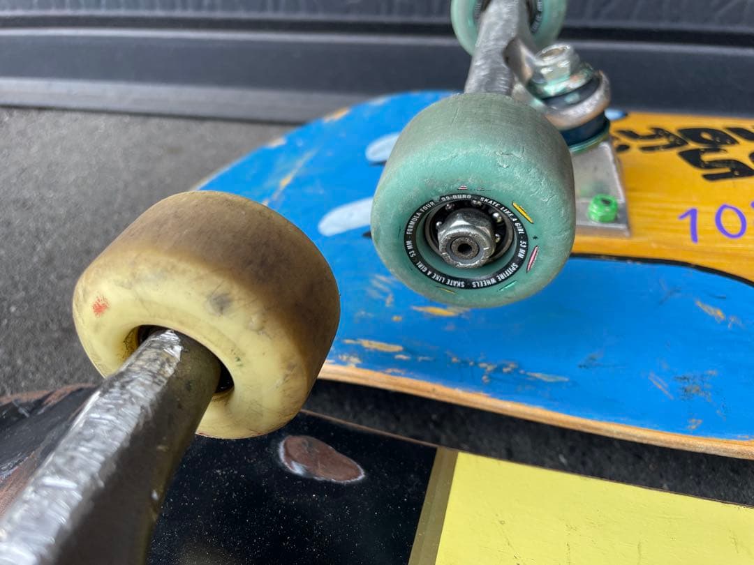 スケボーデッキ ウィール Thunder ボーンズ スピットファイア