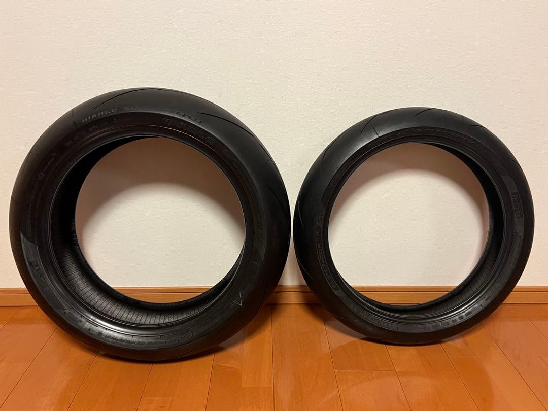 スーパーコルサV3SP前後セット120/70, 200/55未使用 バイクタイヤ