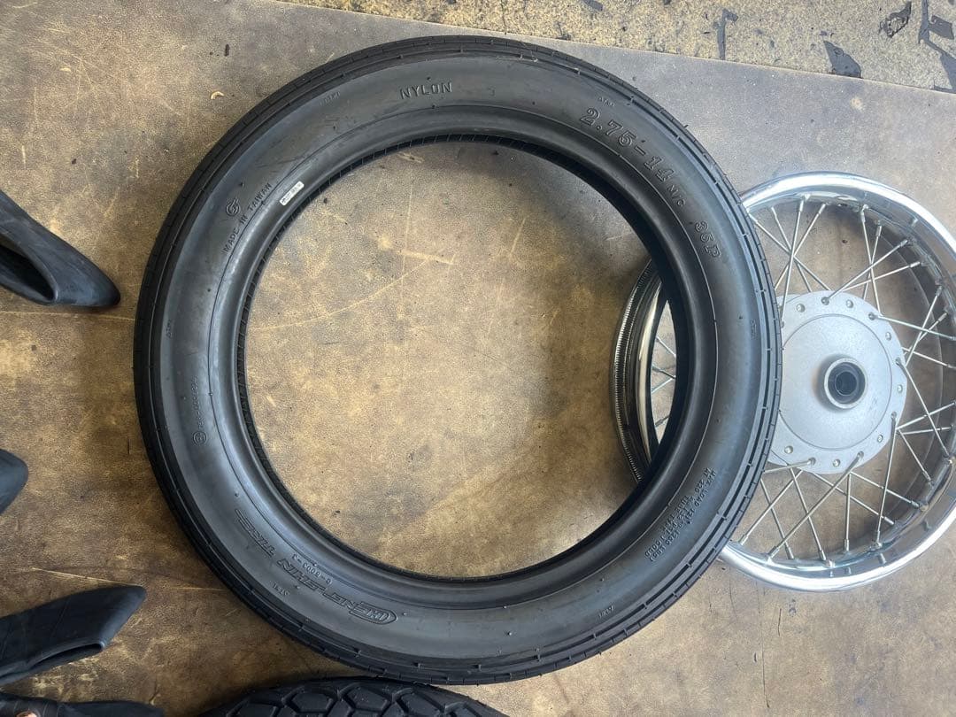 2.75-14 タイヤホイール　カブAA04 JA10 AA08 JA43 カブ
