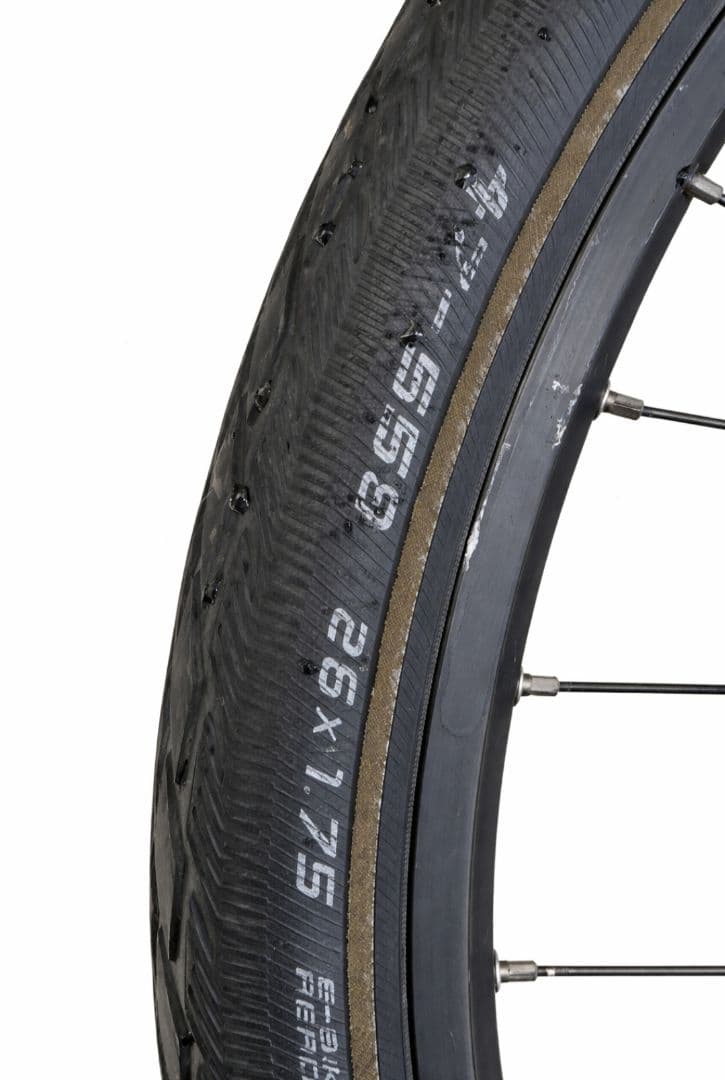 26インチ前後完組ホイール タイヤ、チューブ、ディスク前後、スプロケ付き。