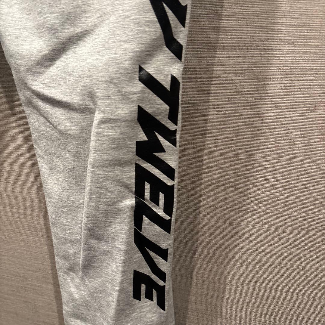 マサです。v12ライトグレーセットアップ　サイズXXL