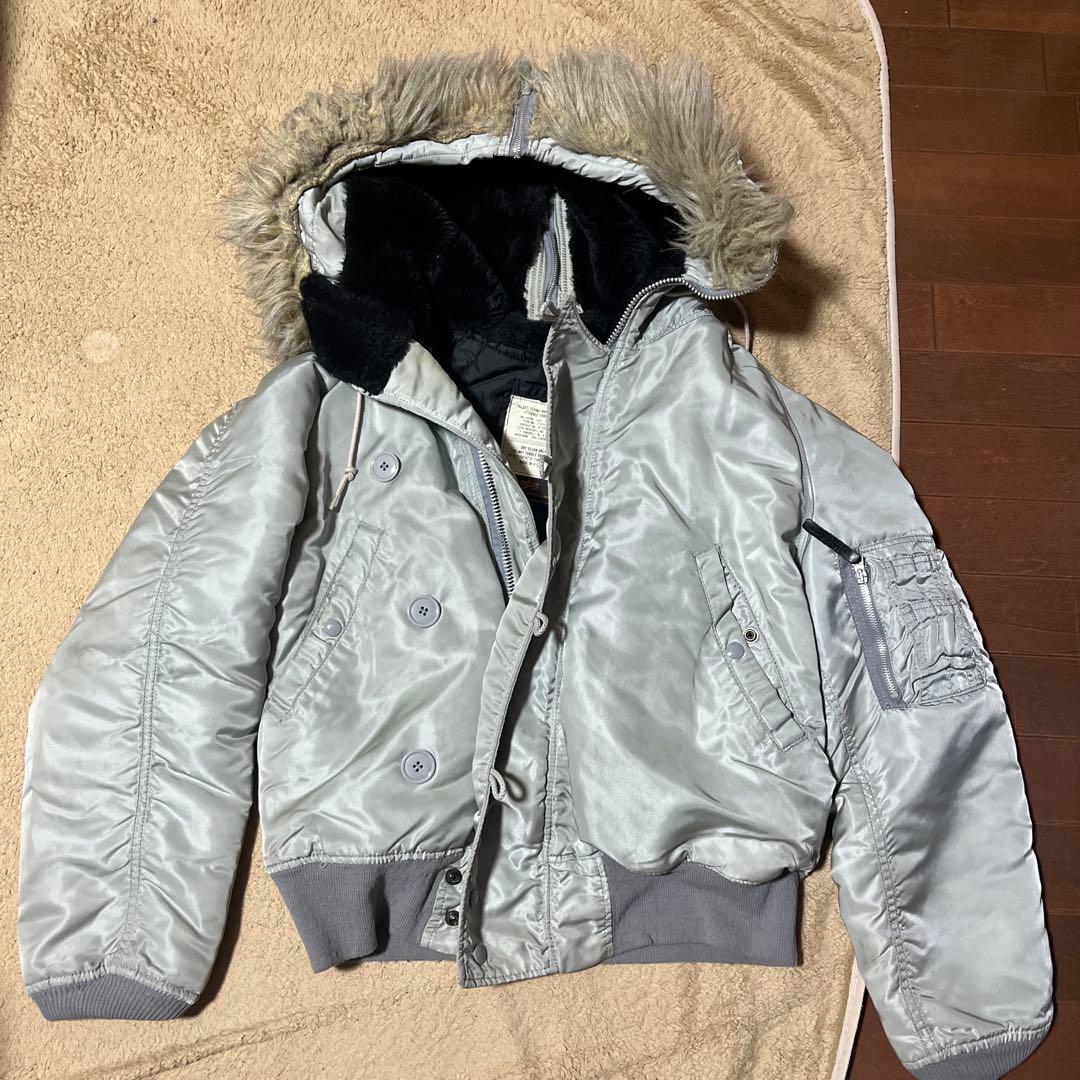 IBUKI着用 Alpha n2bフライトジャケット シルバー