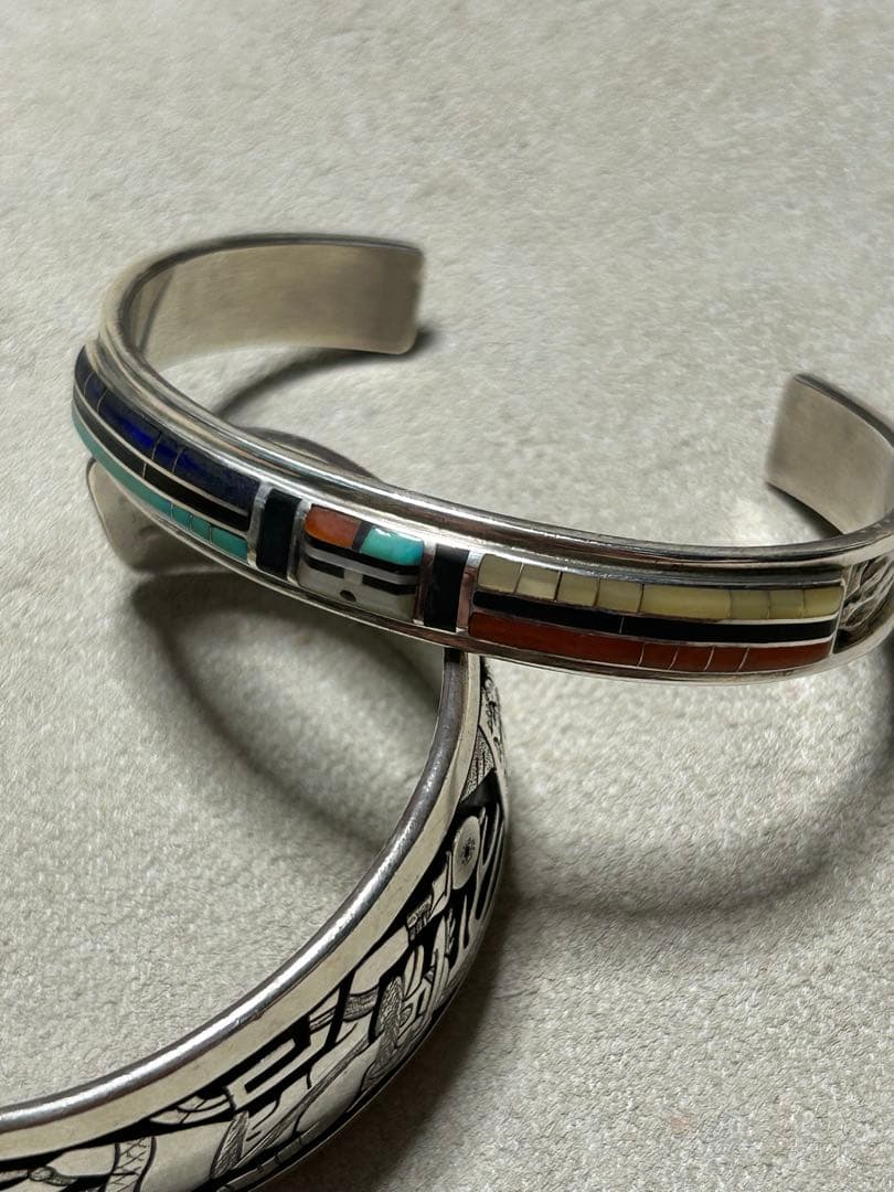 インディアンジュエリー　ズニ族 巨匠　ドン・デワ　サンフェス　バングルは