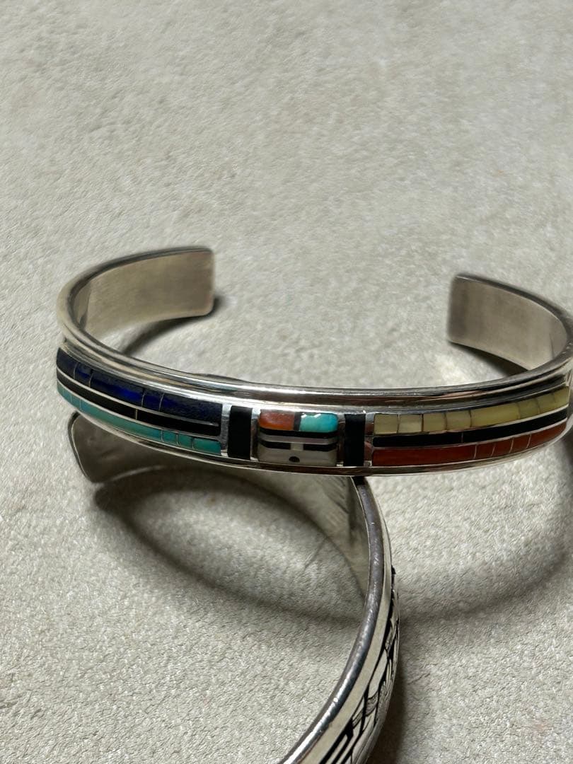 インディアンジュエリー　ズニ族 巨匠　ドン・デワ　サンフェス　バングルは