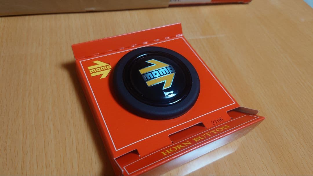 MOMO ステアリング ヴェローチェレーシング 32パイ BK V2　おまけ付き