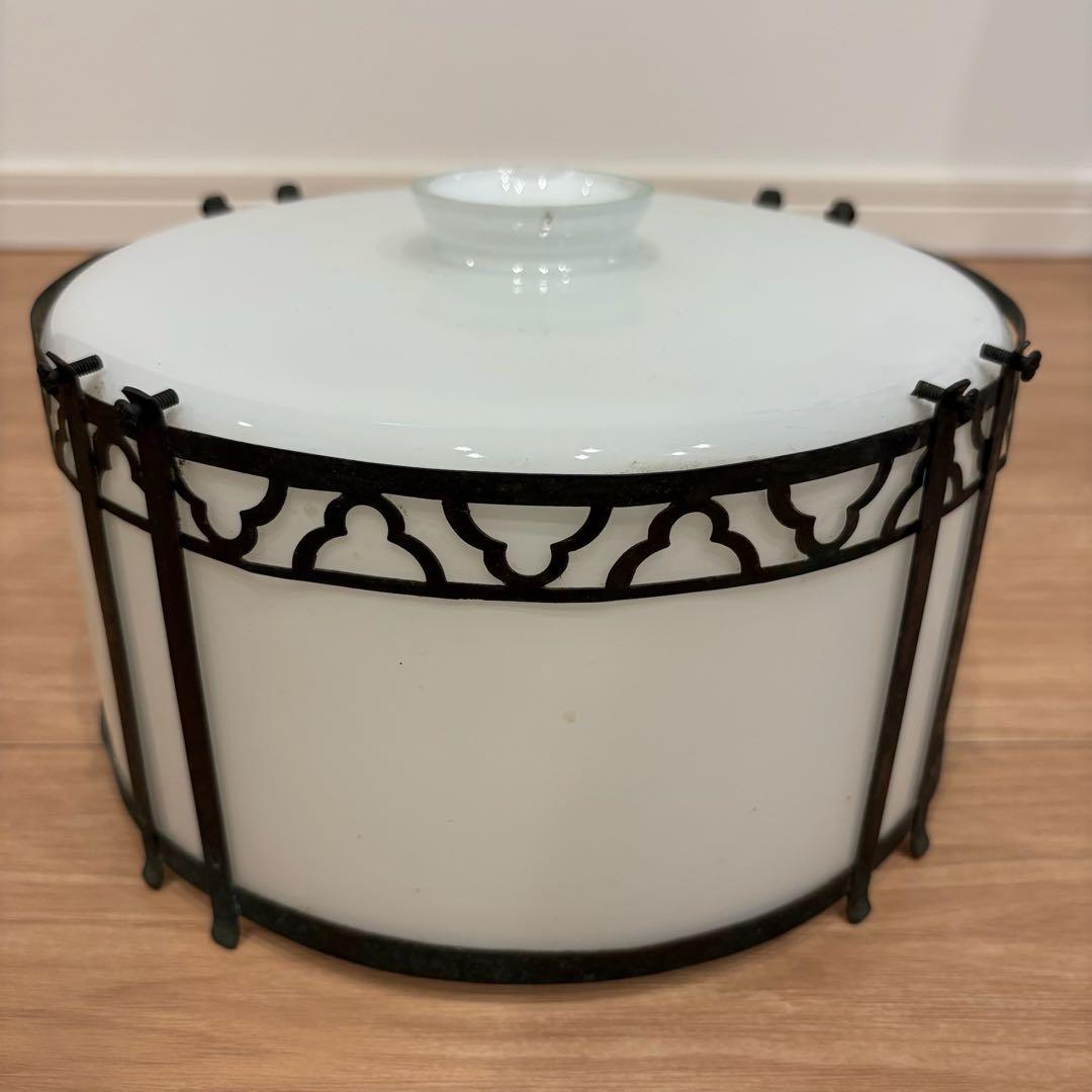 昭和レトロ 金属製飾枠 乳白ガラス ミルクガラス ペンダントライト 電