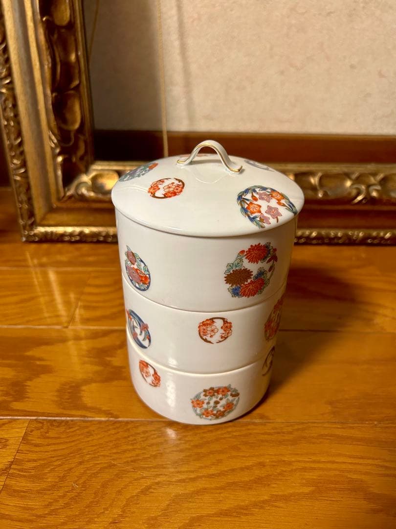 有田焼 深川製磁重箱 蓋物3段　花柄 宮内庁御用達　金彩