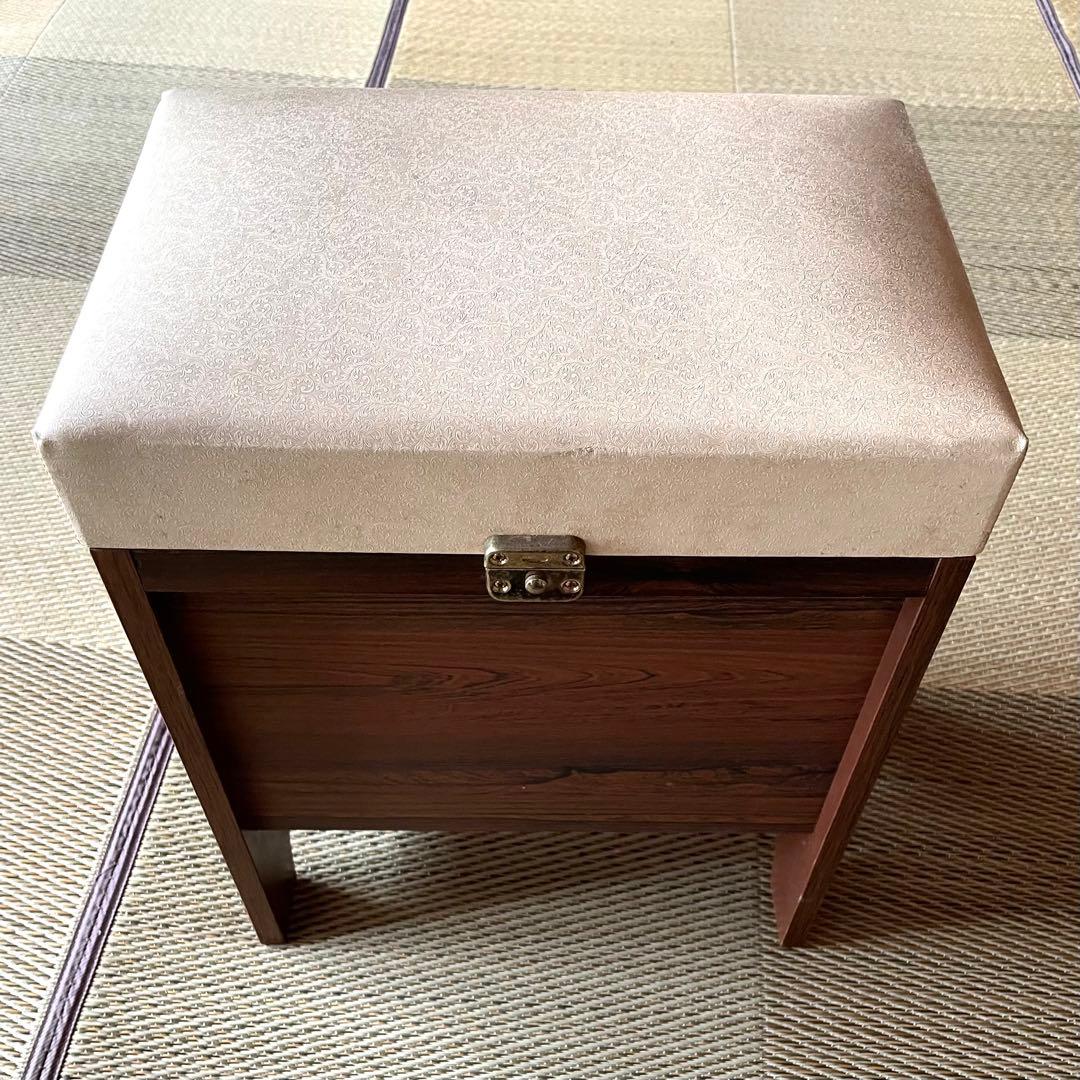 ◆昭和レトロ 収納付きスツール 小型椅子 木材 革張り ペイズリー柄 ゴールド②