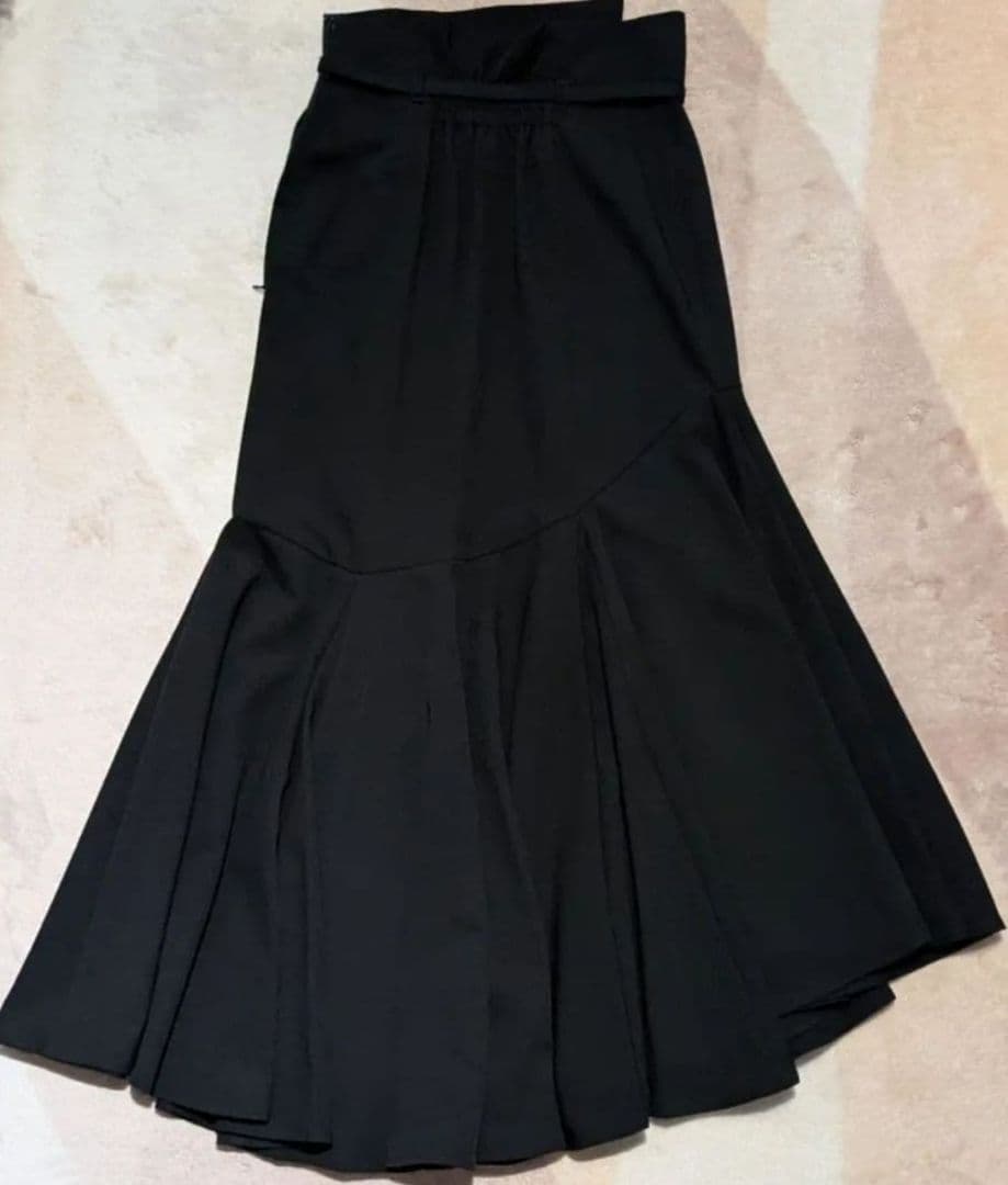 【24時間以内発送】SNIDEL ベルテッドヘムフレアスカート