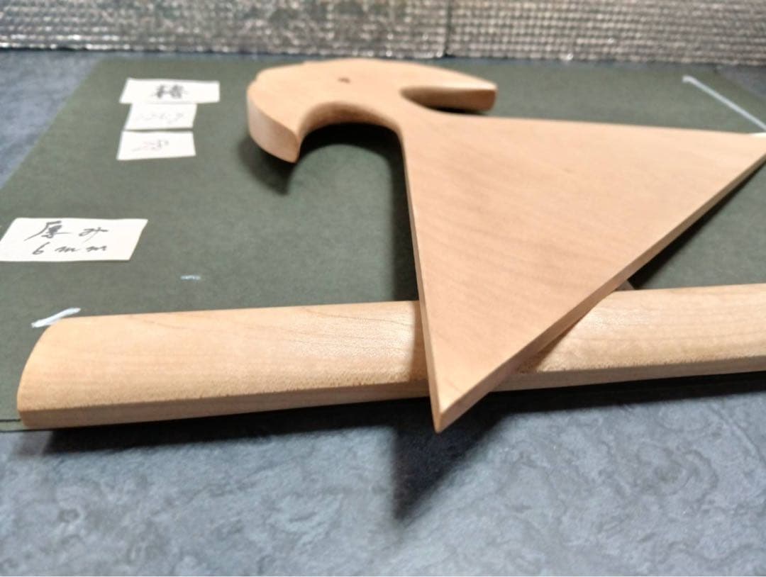 ㉘薩摩琵琶用 撥・椿（26.４cm）