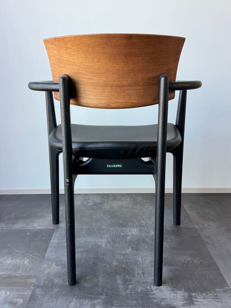 柏木工 CHIC アームチェア PDC02K ウォールナット＋オーク - メルカリ