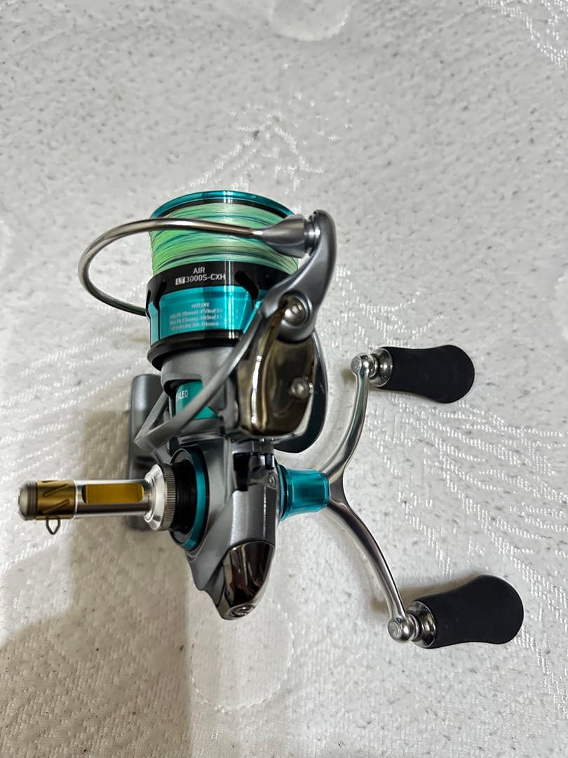 リール Daiwa Emeraldas AIR LT3000S-CXH-DH