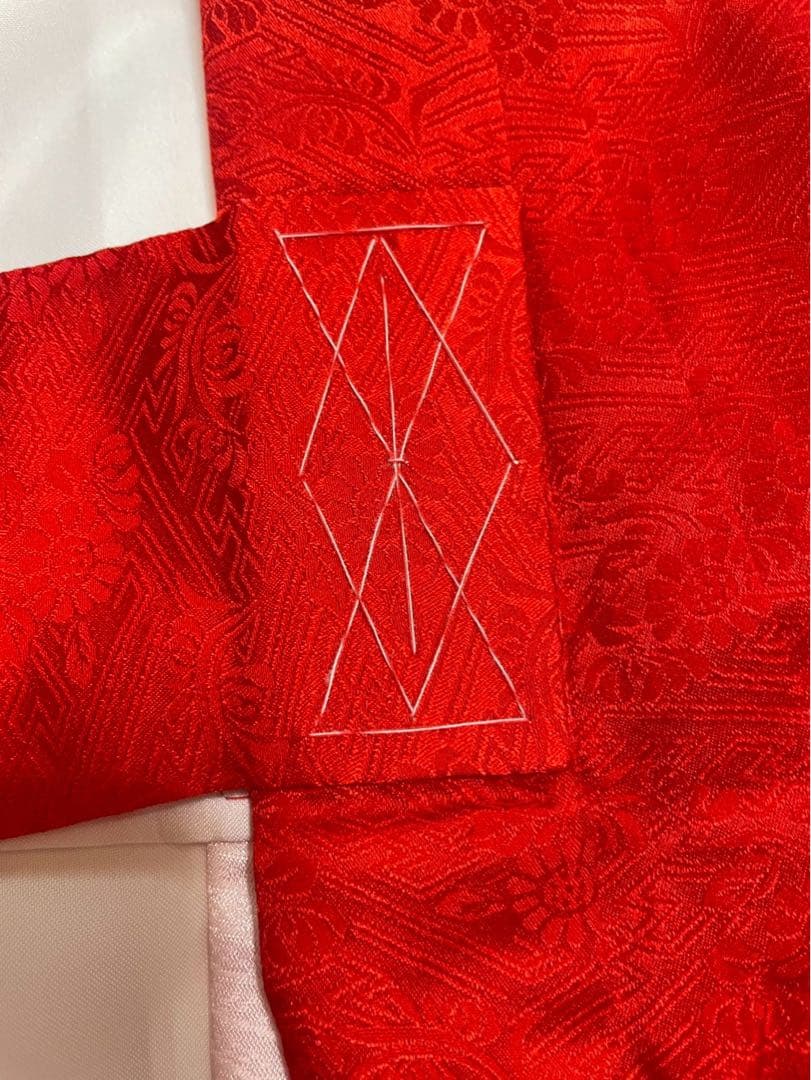 産着 女の子 正絹 ポリエステル 金駒刺繍 絞り 高級 赤 長襦袢付き 地紋