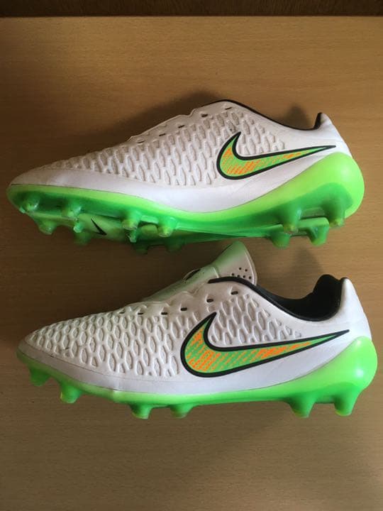ナイキ　マジスタ オーパス FG イタリア製 26