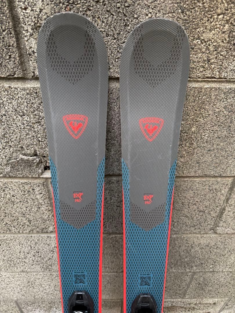 スキー4点セット　キッズ　板 128cm ブーツ 22cm ポール 85cm