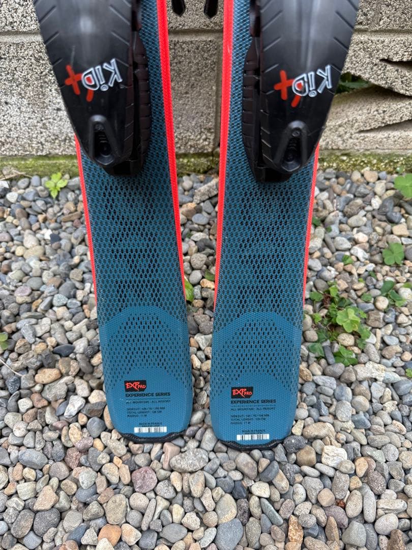 スキー4点セット　キッズ　板 128cm ブーツ 22cm ポール 85cm