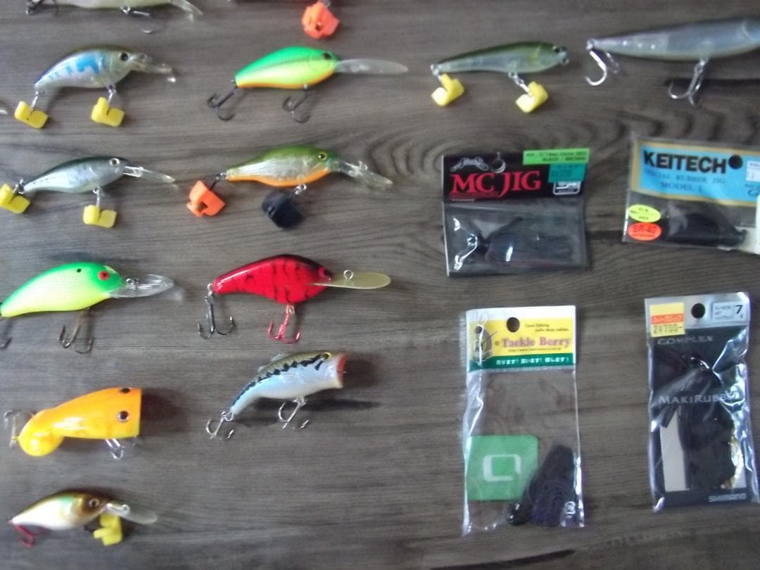 バス釣り　ルアーセット　2段式　タックルボックス一式