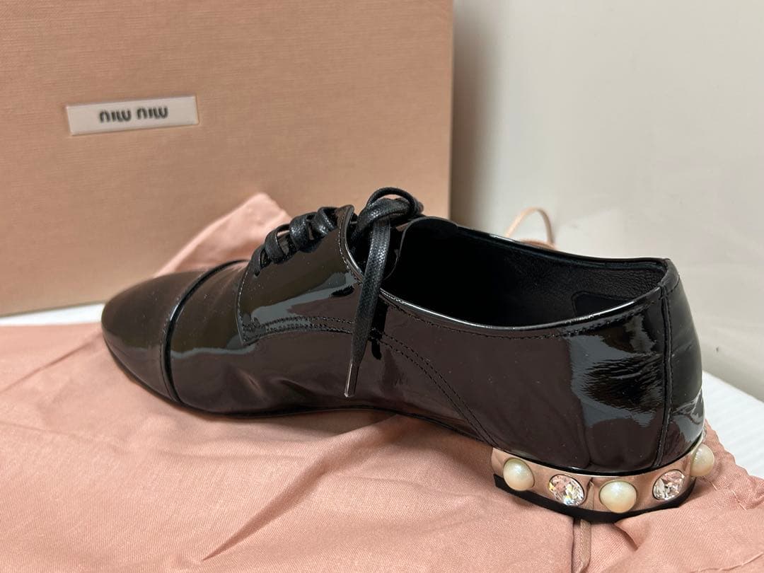 未使用　miumiu ミュウミュウ シューズ 35 1/2 エナメルブラック
