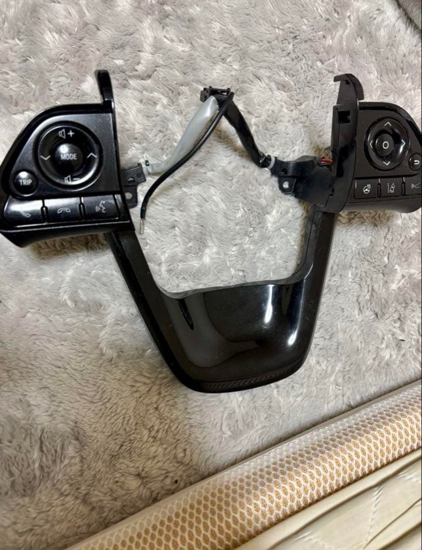 50プリウス ステアリングスイッチ ブラック