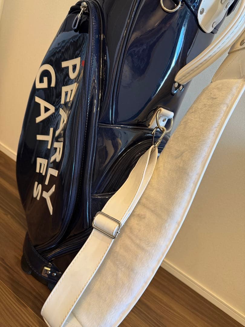 PEARLY GATES エナメルキャディバッグ