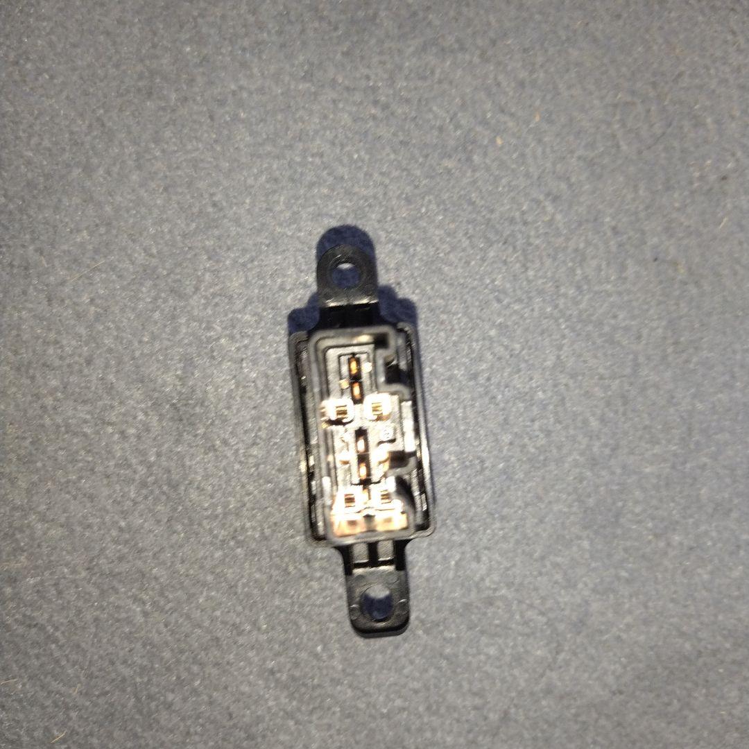 マツダ タイタン ダッシュ純正パワーウインドウスイッチ 左右セット