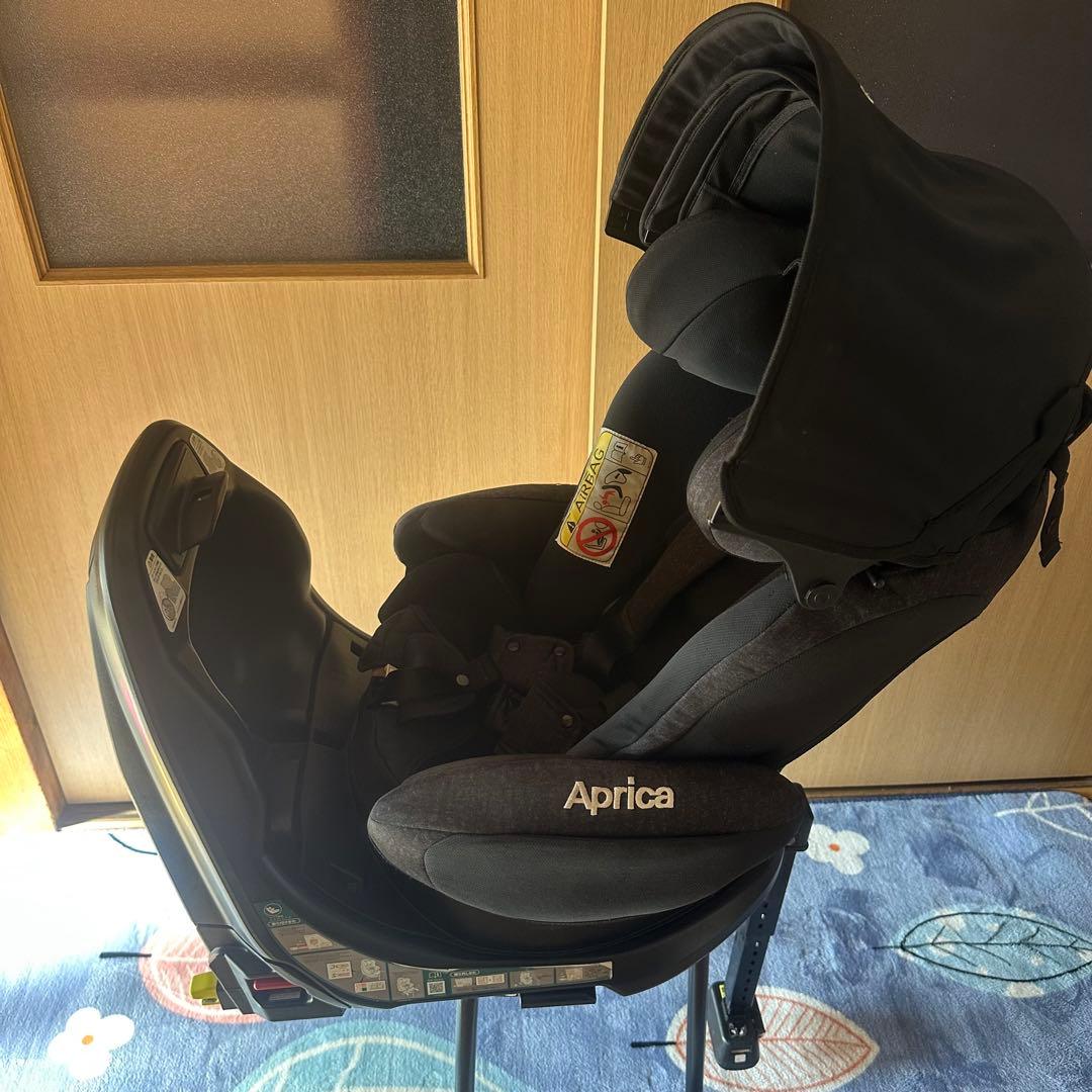 アップリカフラディアグロウ ISOFIX 回転 ピュアブラック93505