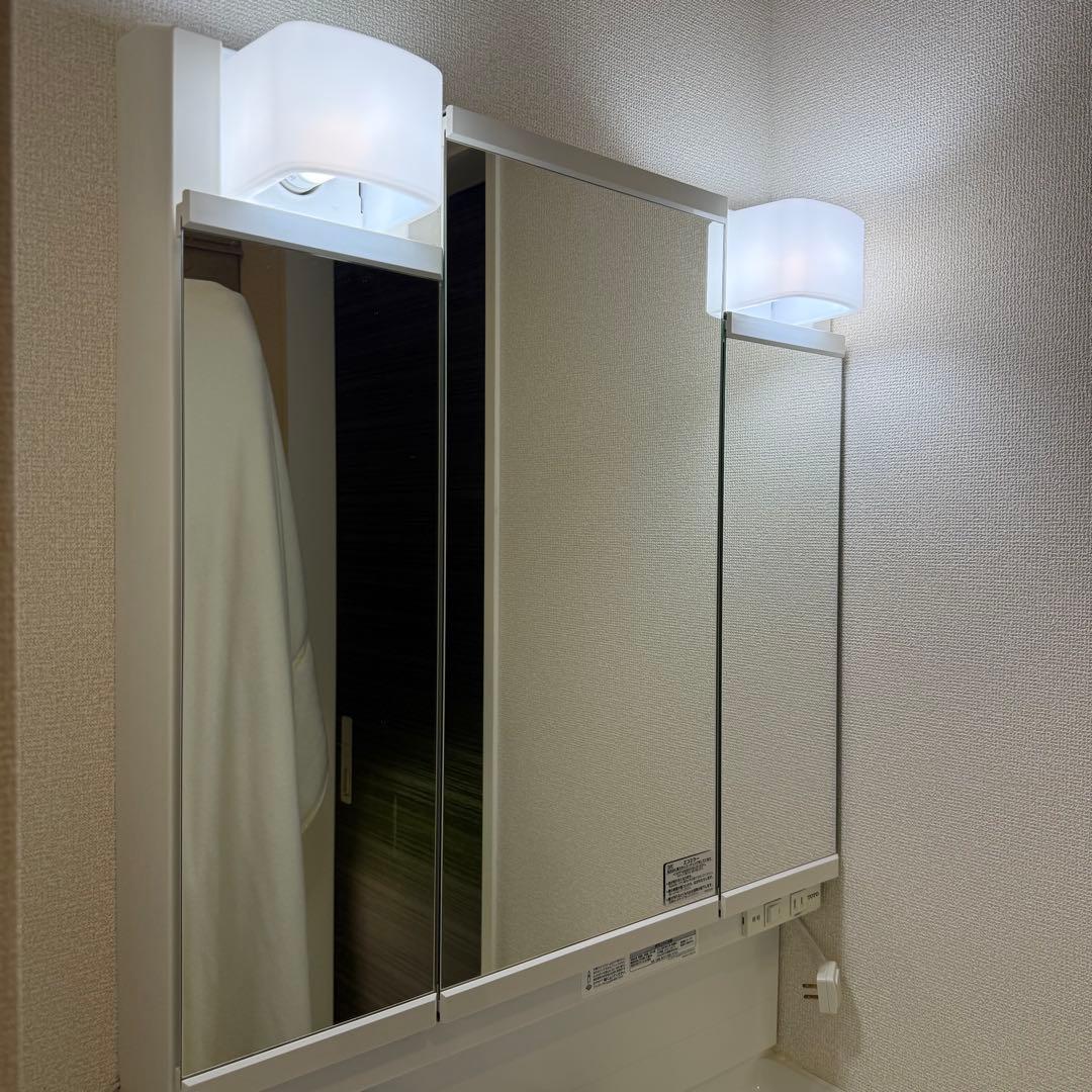 直接引き取り限定 TOTO洗面化粧台Vシリーズ 750幅 三面鏡 ミラー 洗面台