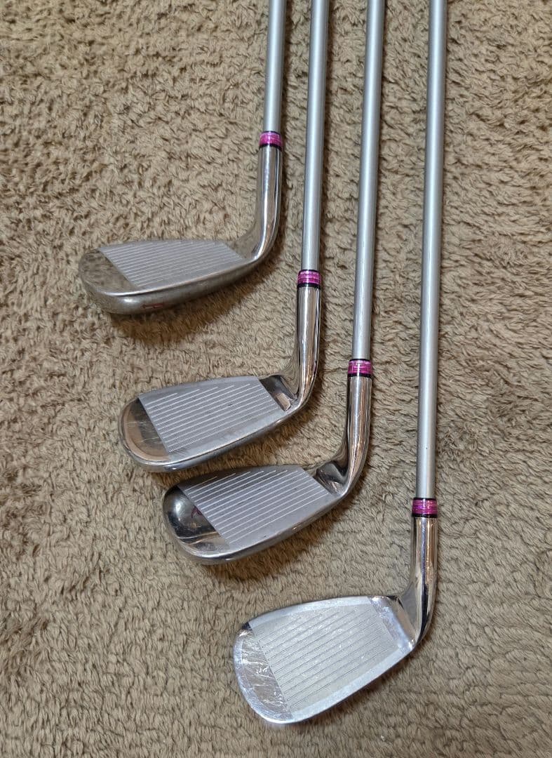 レディース ゴルフセット　クインシー クラブと ルーズベルトテディベアバッグ