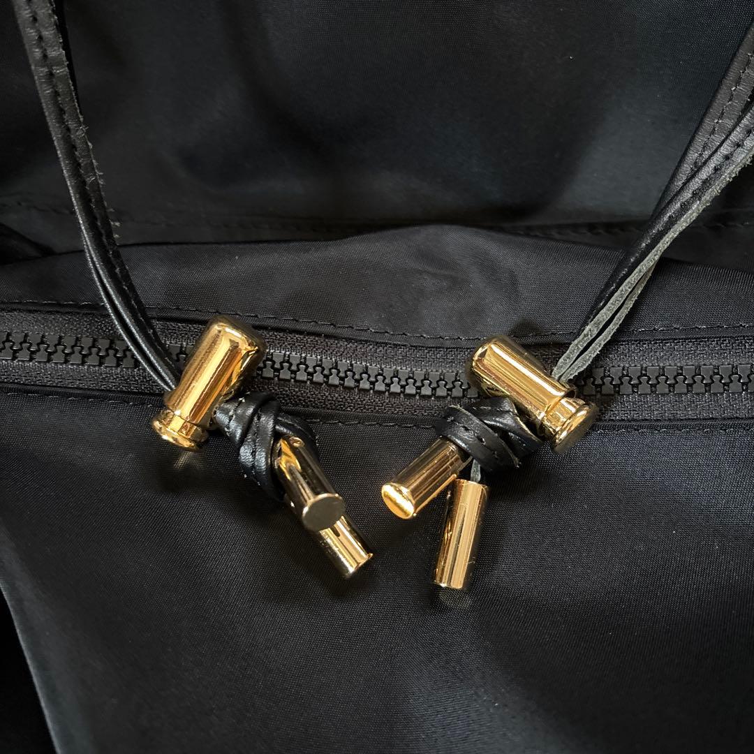 ヴィオラドーロ　ブラックナイロンリュック