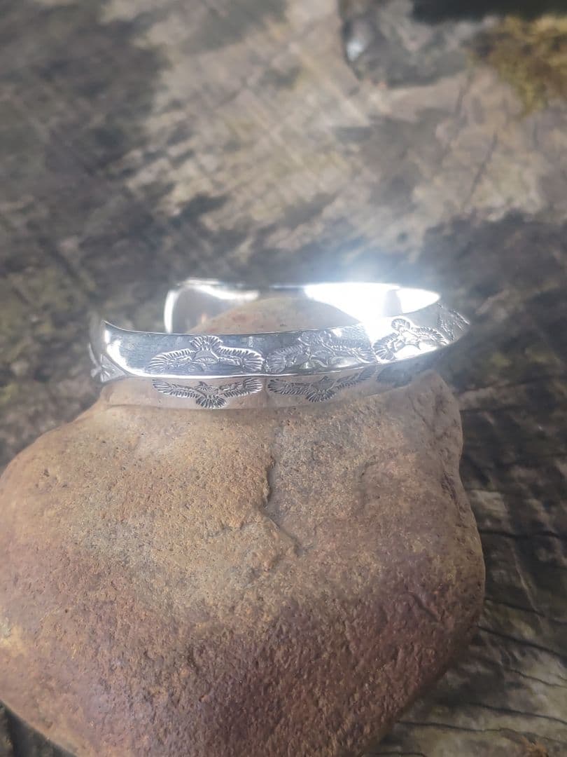 ホ*妬様 トライアングル バングル イーグル スタンプワーク ネイティブ系 ハン